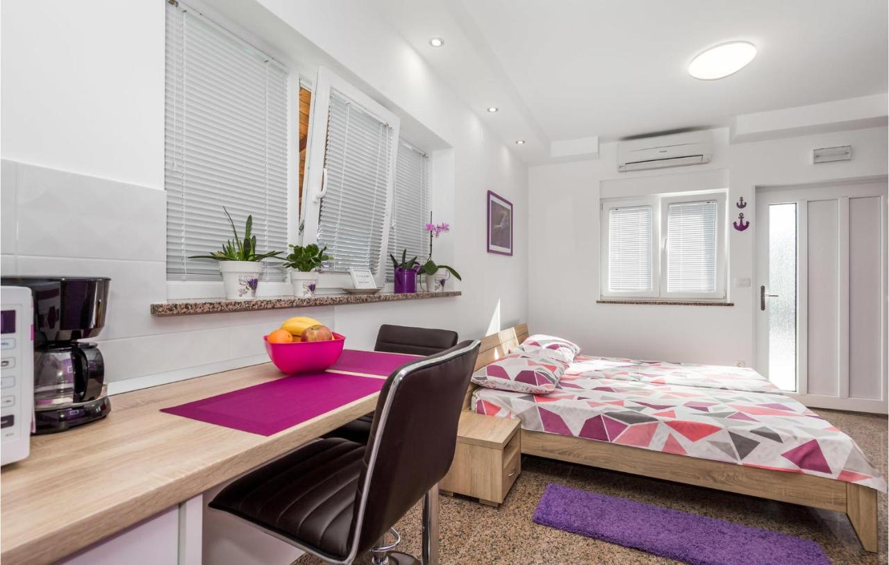 Nice Apartment In Rukavac With Kitchen Extérieur photo